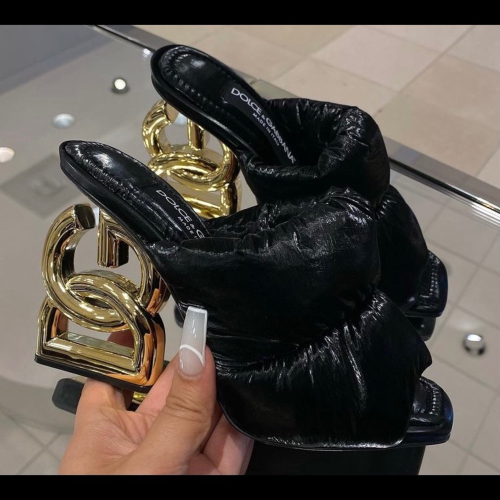 Dolce gabbana heels sold out everywhere